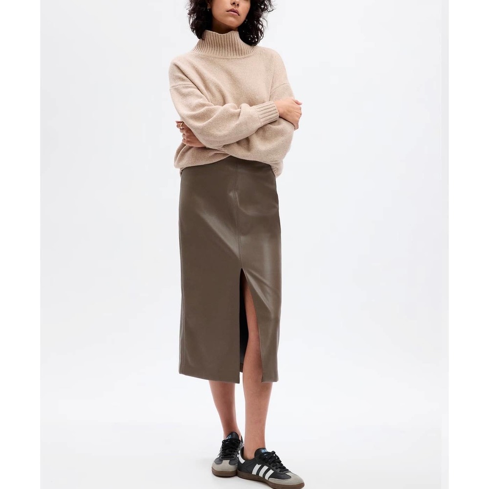 Gap, NWOT, Vegan Leather Midi Skirt, Size: 6. D2